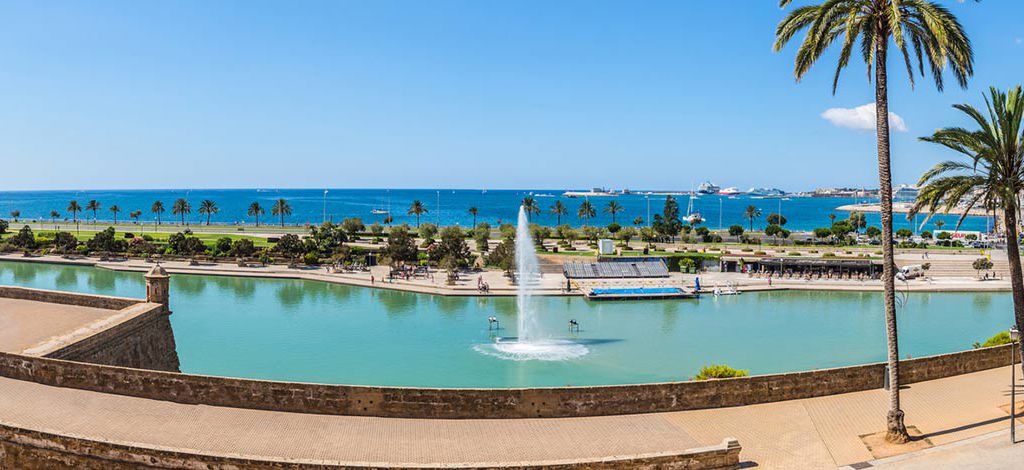 Hotels in Ciudad Jardin